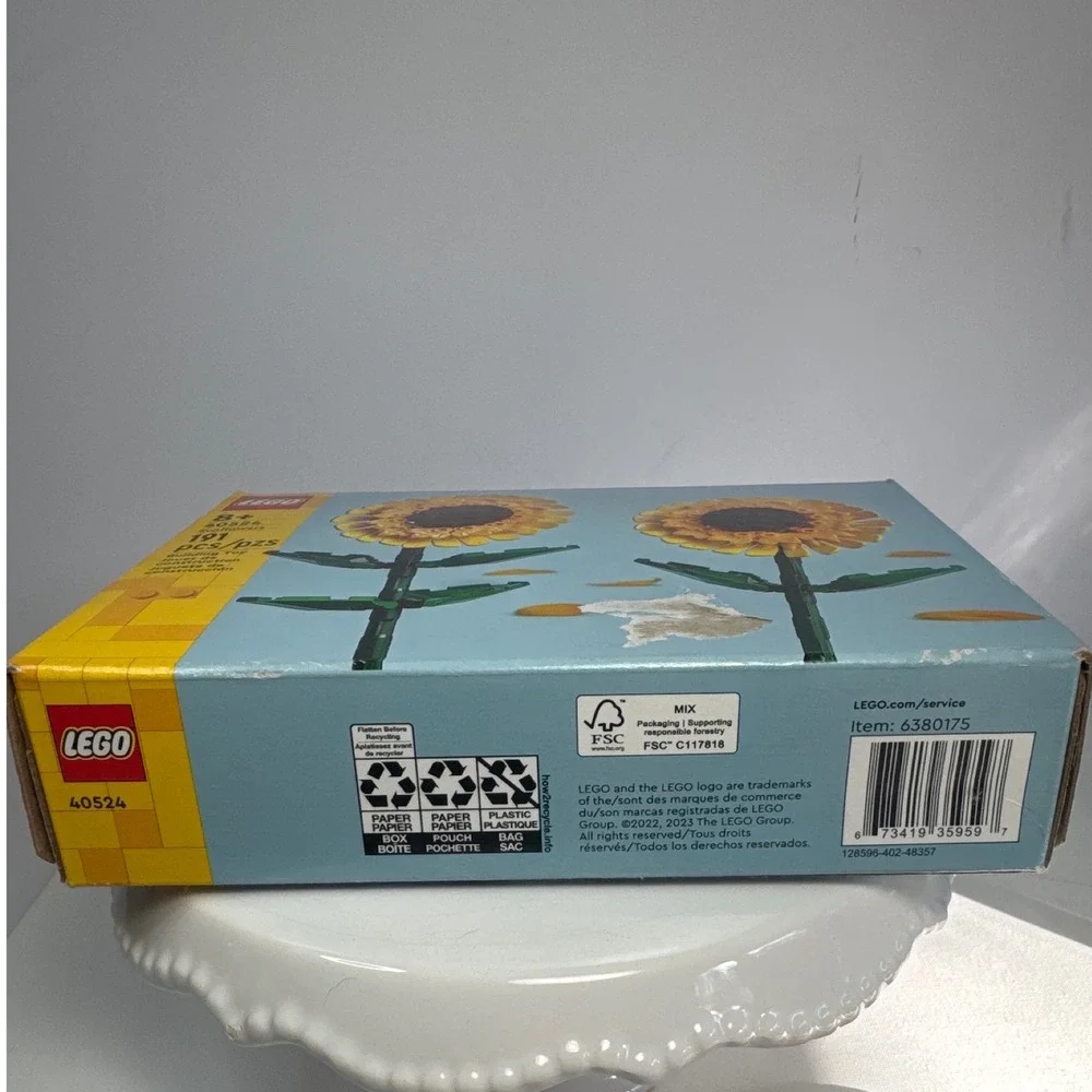 LEGO Sunflowers 40524 Building Kit 191 Pieces Yellow New Box Damage